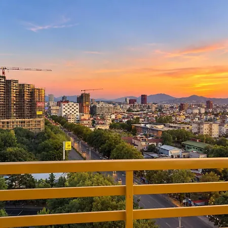 Luxury Top- Floor With Panoramic View - Appartement Tirana